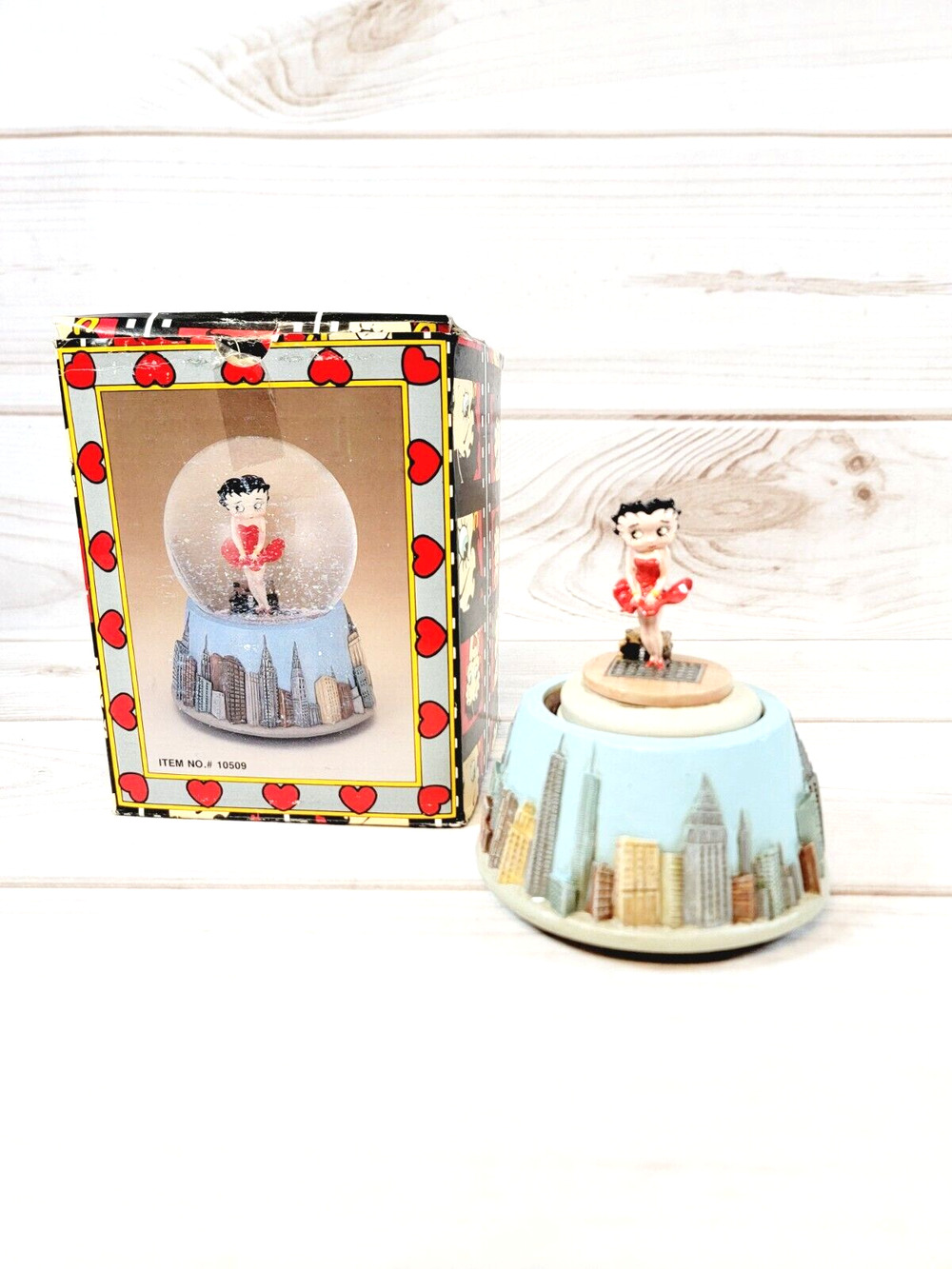 Vintage 1995 Betty Boop Musical Snowglobe I Wanna Be Loved By You - Vandor READ